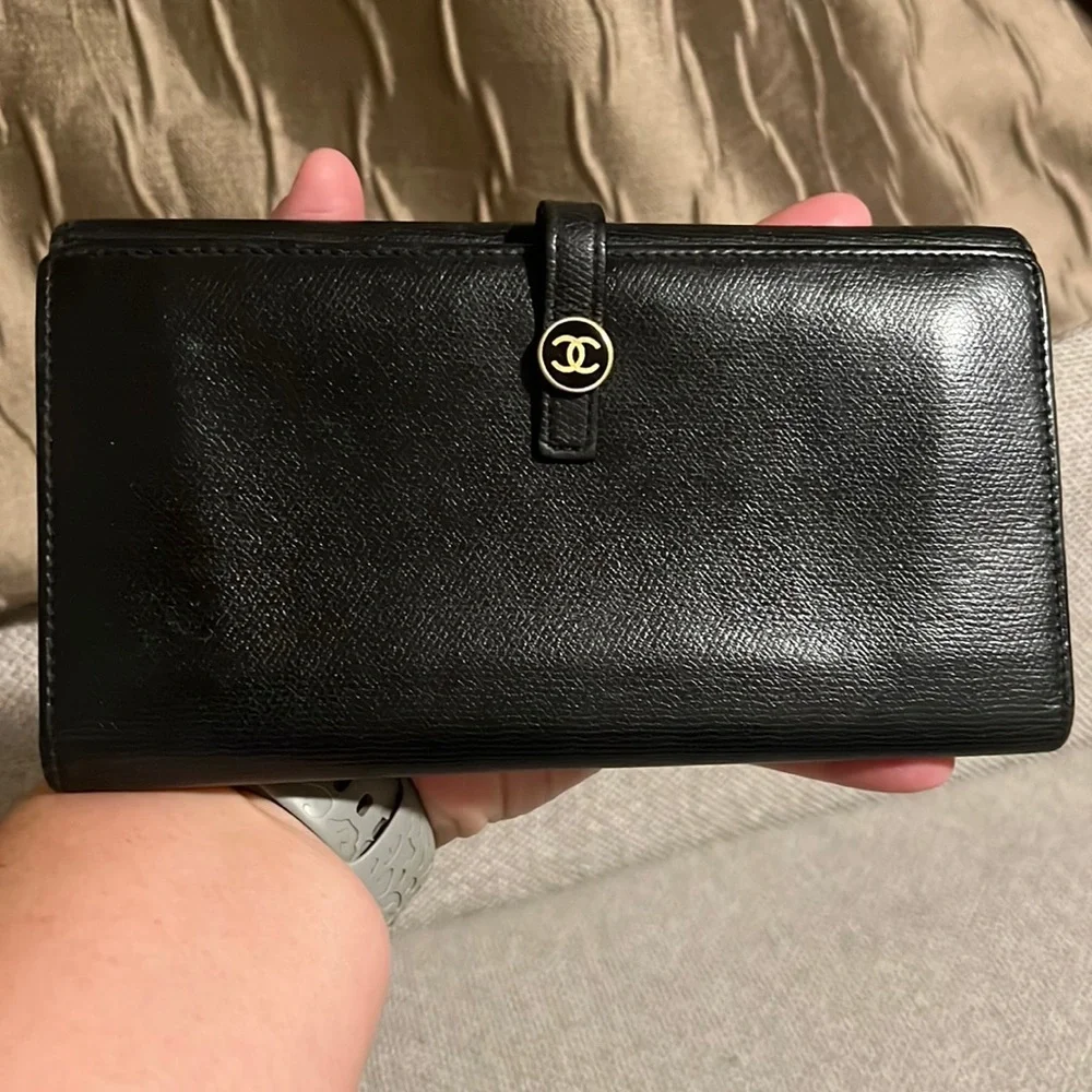 CHANEL Coco Button Authentic Vintage Black Caviar Leather Long Wallet